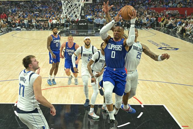 Dallas je v prvem polčasu srečanja v Los Angelesu dosegel zgolj 30 točk. Tako malo jih ni v prvem delu tekme končnice lige NBA dosegel še nikoli v zgodovini franšize. | Foto: Reuters
