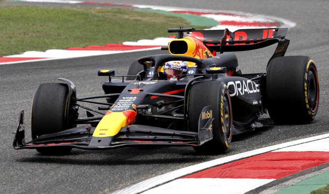 Max Verstappen bo na šprintu v drugi vrsti. | Foto: Reuters
