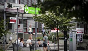 ZD Ljubljana: Prost dostop do cepljenja ne more potekati brez vrst, a nihče ni čakal več kot pol ure