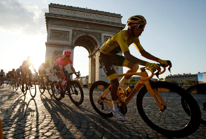 Kolumbijec Egan Bernal je postal prvi Kolumbijec, ki je zmagal Tour de France. Z 22 leti je postal tudi najmlajši prvak v zadnjem stoletju, pa tudi prvi Južnoameričan, ki je osvojil francosko pentljo. | Foto: Reuters