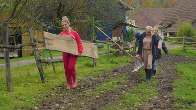 Tako so se vražje dame odrezale pri delu na kmetiji #video