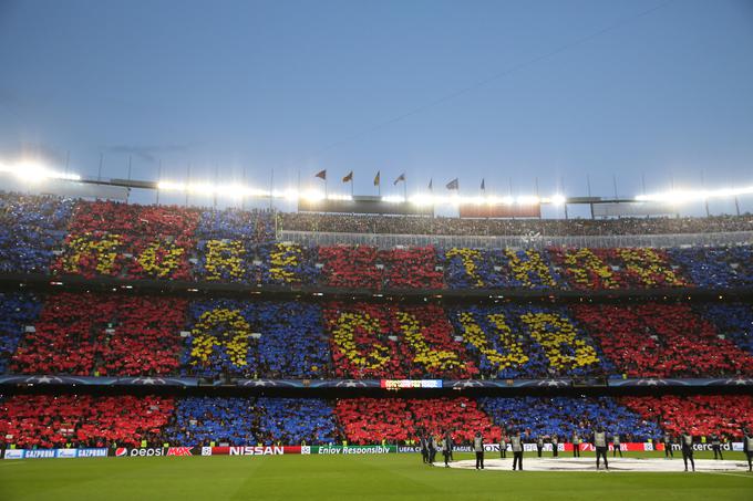 Dobrih 27.000 gledalcev je v povprečju na tekma španske nogometne la lige. Največ, v povprečju dobrih 70.000 gledalcev, si ogleda obračune na Barceloninem Camp Nouu. | Foto: Reuters