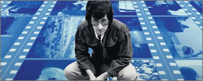 Eden od najslavnejših režiserjev na svetu Steven Spielberg razgrne tančico svoje izjemne kariere za ekskluzivni dokumentarec programa HBO. Njegovo življenjsko zgodbo z lastnimi spomini dopolnijo tudi člani družine Spielberg ter njegovi prijatelji in kolegi, vse to pa Lacy nadgradi še s posnetki iz zakulisja snemanja njegovih številnih legendarnih filmov. • Na HBO OD/GO. | Foto: 