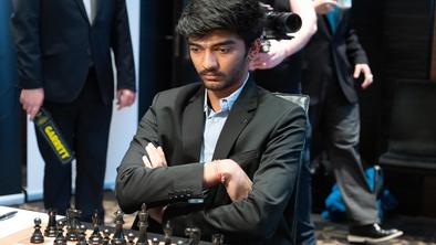 Za šahovsko krono indijski najstnik in branilec naslova