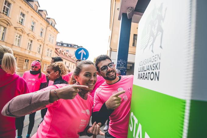 Timing Ljubljana bo skupaj s sponzorji Volkswagen Ljubljanskega maratona za vsakega prijavljenega tekača na Rožnati maraton, ki bo odtekel eno od tras, doniral en evro v sklad Europe Donne, slovenskega združenja za boj proti raku dojk. | Foto: Grega Valančič/Sportida