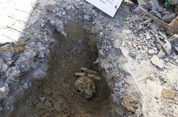 Zdravnik imel na dvorišču zakopane kosti žrtve iz Srebrenice