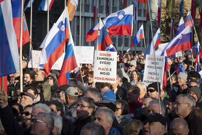 Protest upokojencev, ki ga pripravlja ljudska iniciativa Glas upokojencev Slovenije; Trg republike. | Foto: Bojan Puhek