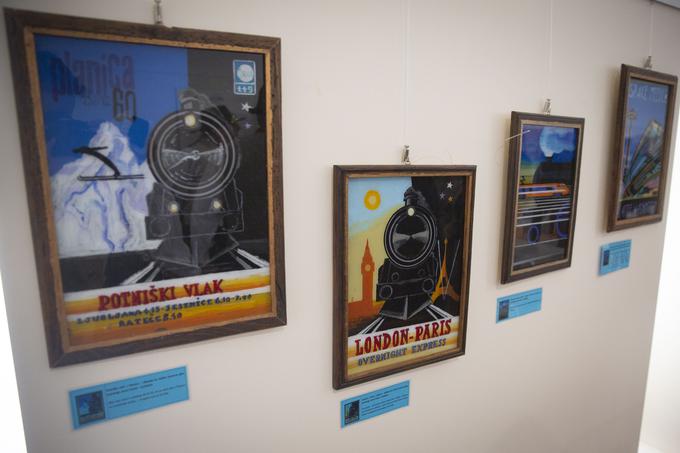 Eden od štirih sklopov razstave so likovna dela z železniško tematiko iz zbirke Stanice v Osluševcih.  | Foto: Bojan Puhek