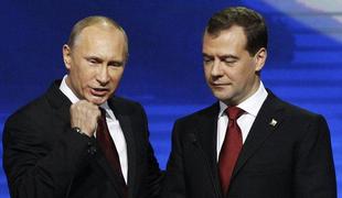 Vladajoči Enotni Rusiji grozi izguba dvotretjinske večine
