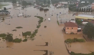 Po letih suše severozahod Italije pod vodo, ena oseba umrla