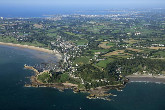 Jersey | Otok Jersey je od britanske krone odvisno ozemlje, ki pa ni del Velike Britanije, zato ima ločeno upravo.  | Foto Guliverimage