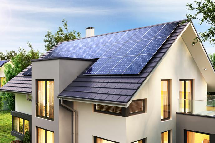 sončna elektrarna sončne celice paneli | Foto Shutterstock