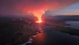 Vulkan na Islandiji bruha lavo in zažiga hiše: "Ni znakov upočasnjevanja" #video