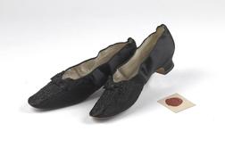 Čevlje cesarice Sissi prodali za več kot 21 tisoč evrov