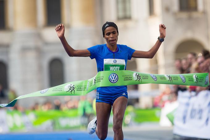 Etiopijka je imela težave s stegensko mišico. | Foto: Žiga Zupan/Sportida