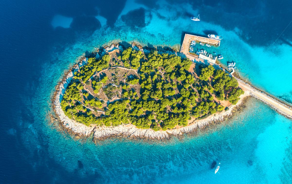 Murter, Dalmacija | Pogled na čudovit majhen otok Murter. Njegova površina je nekaj manj kot 19 kvadratnih kilometrov. | Foto Shutterstock