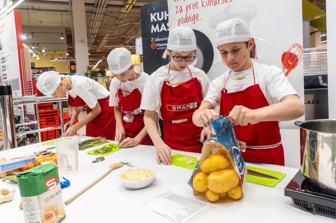 Mladi kuharji oživljajo kulinarično dediščino skozi jedi, ki so pripravljene brez nepotrebnih zavržkov. | Foto: Spar Slovenija